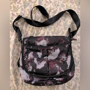 Lululemon The Essentials Bag